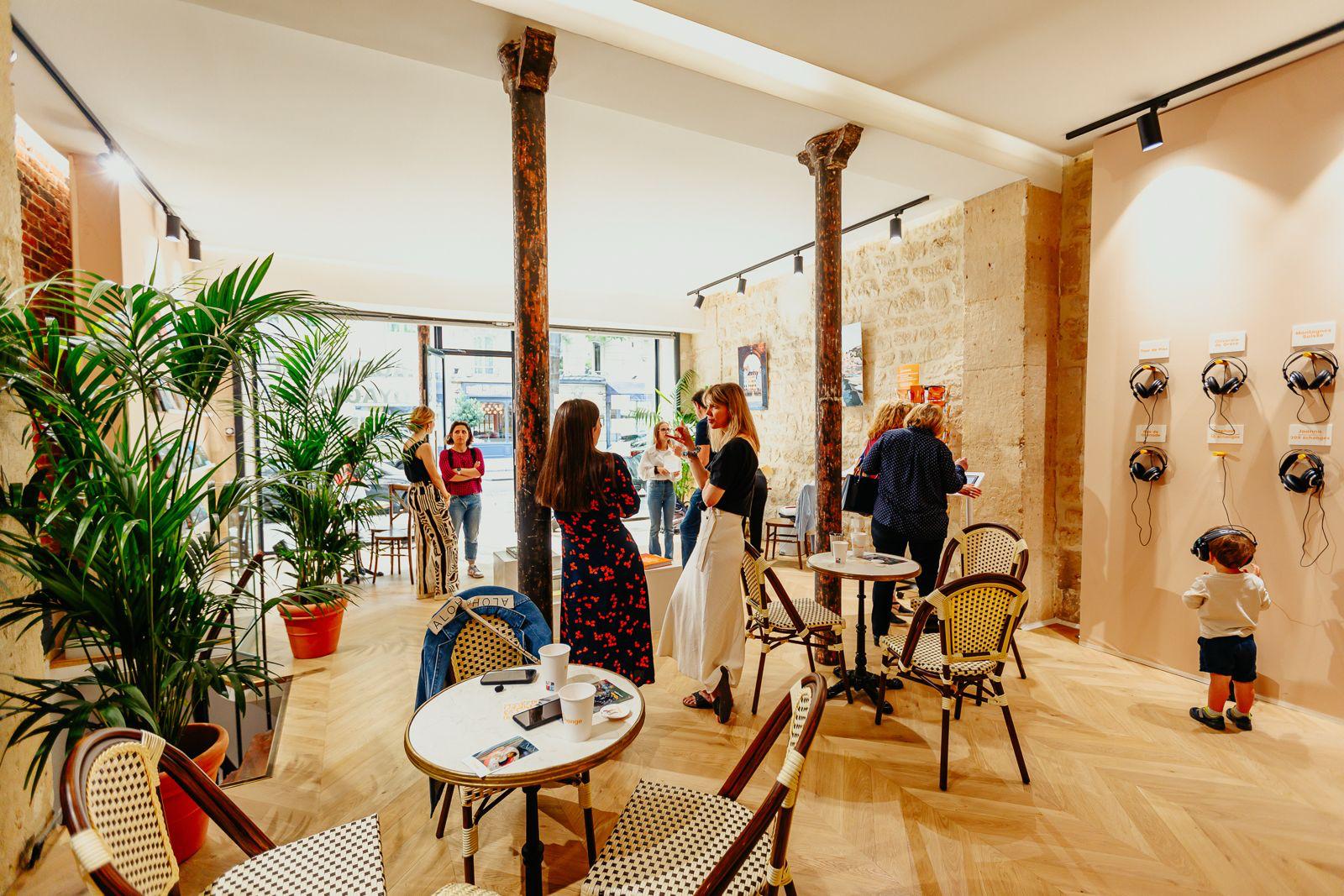 Vue du bar et des matériaux nobles de Events Paris Marais