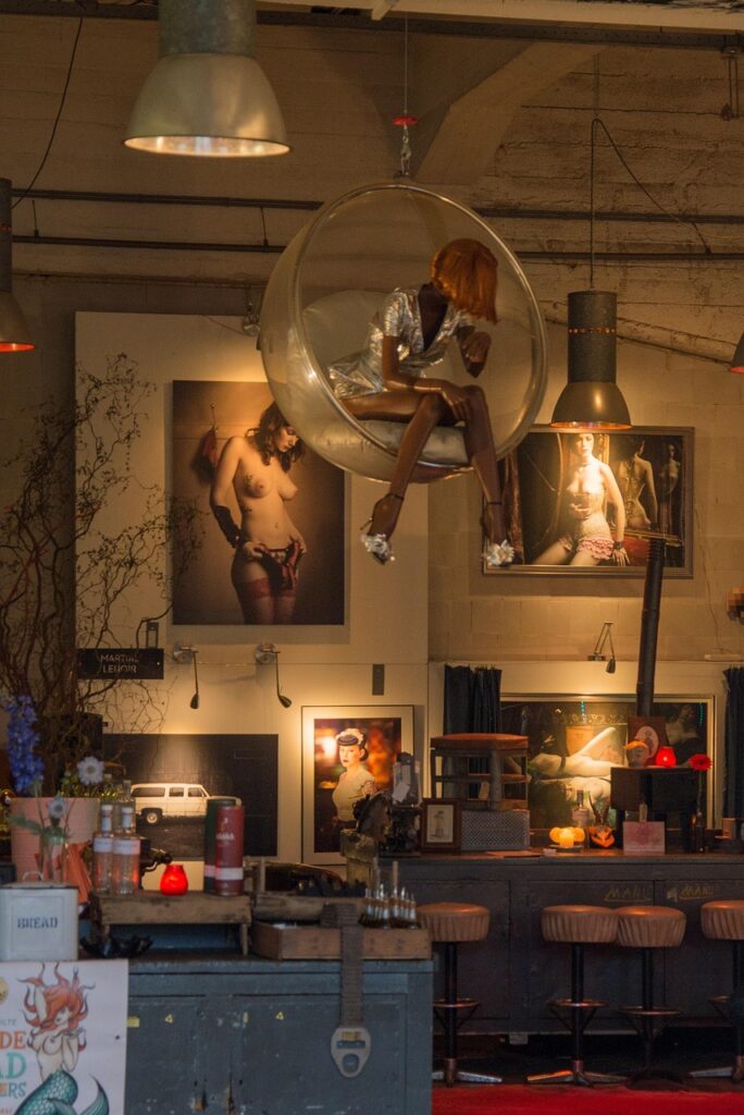 interior, business, art, atmosphere, room, bar, stools, lighting, mannequin, elegance, female, vintage, hip, dummy, design, style, stylish, retail, boutique